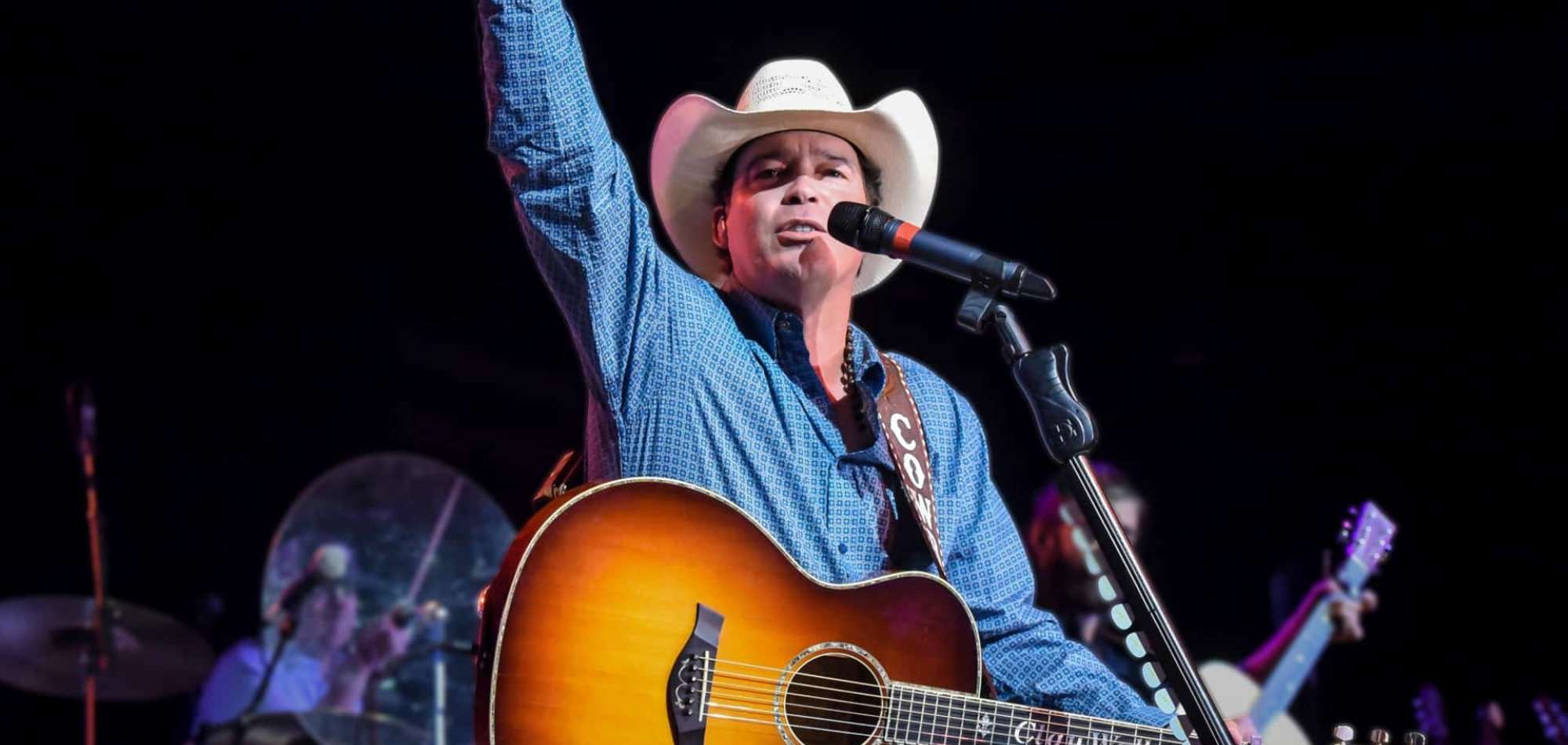 Clay Walker on stage